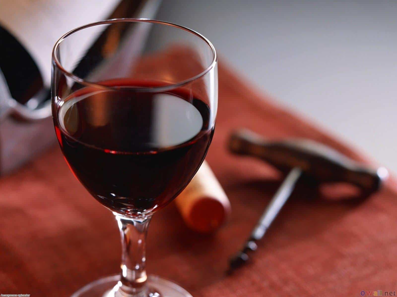 Get Attractive Waistline by Drinking One Glass of Red Wine Before Bed
