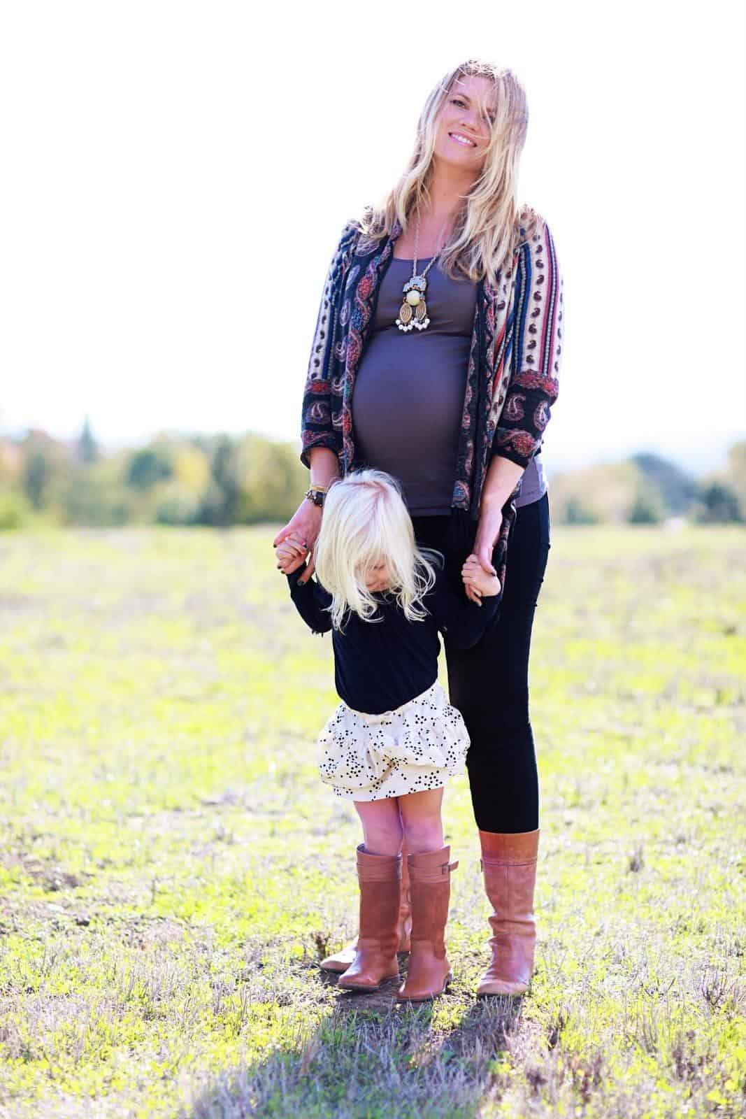 15 Stylish Fall Outfits For Fashionable Pregnant Ladies