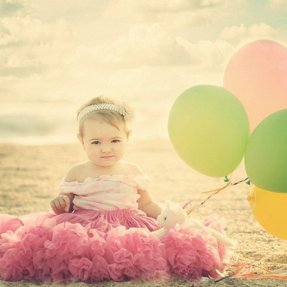 22 Fun Ideas For Your Baby Girl's First Birthday Photo Shoot