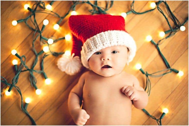 33 Absolutely Cute Babies  And Their First Christmas  Photo  