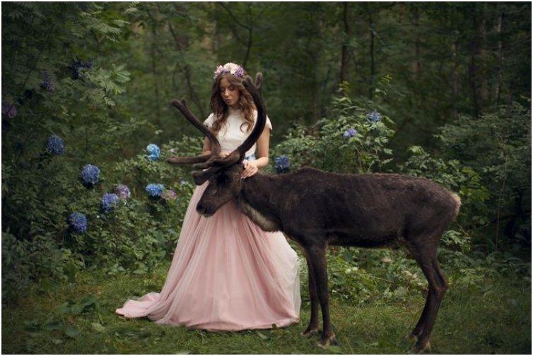 Dreamy And Majestic Beauty Of Girls Photographed With Real Wild Animals