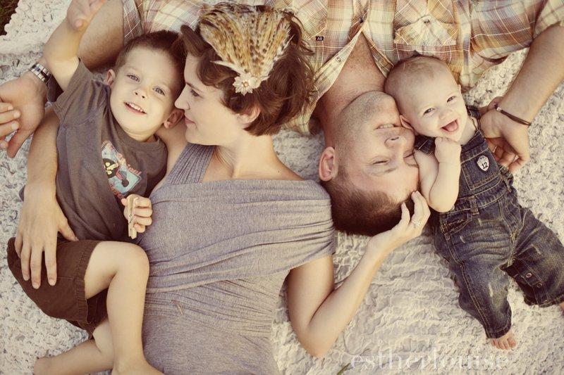 17 Creative and Inspiring Family Portraits For Your Next Photo-shoot