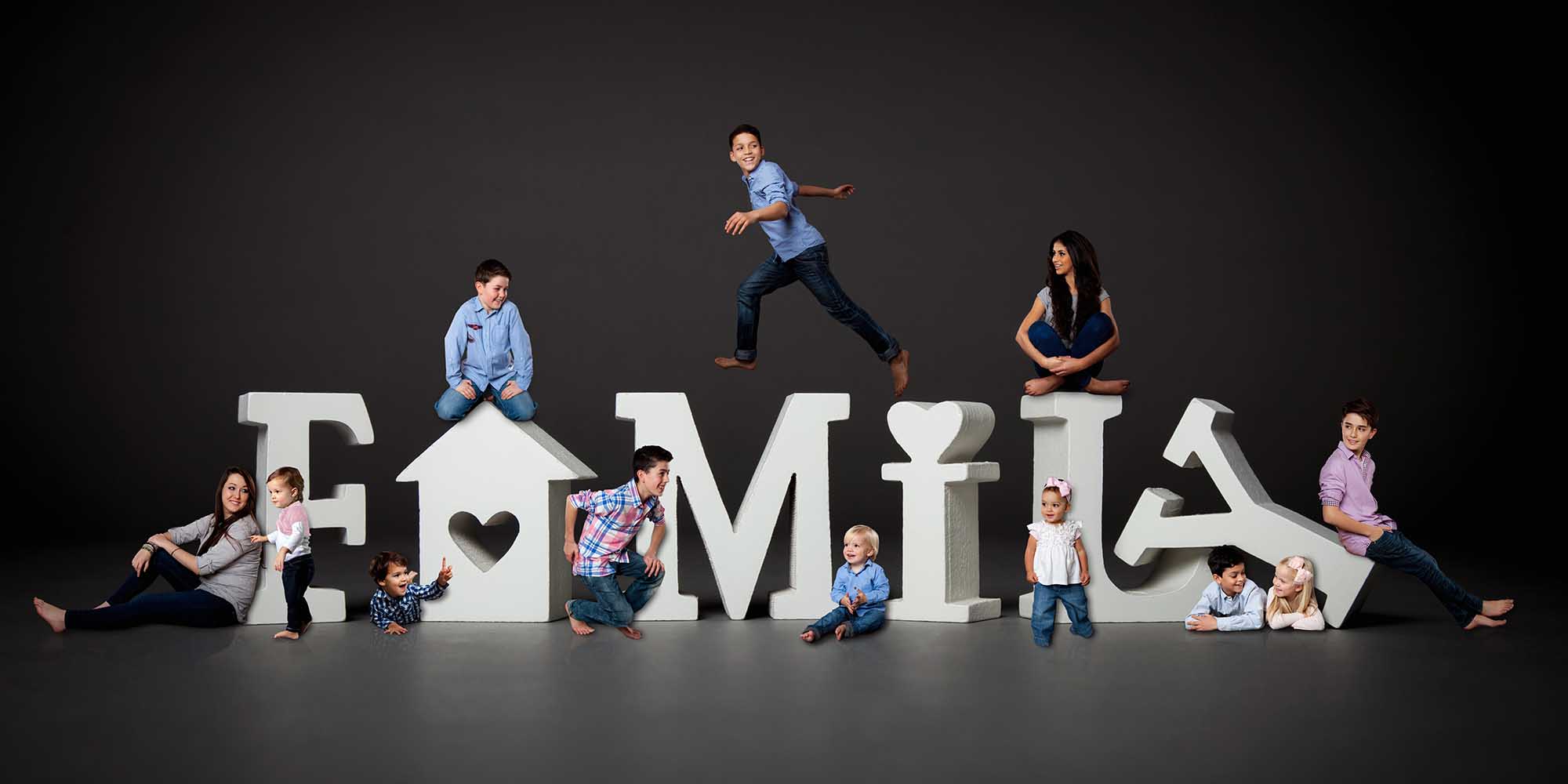 17 Creative and Inspiring Family Portraits For Your Next Photo-shoot