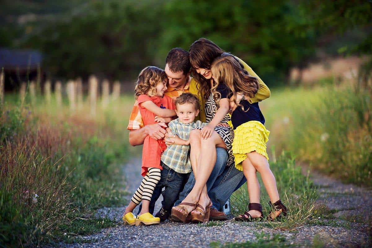 17 Creative and Inspiring Family Portraits For Your Next Photo-shoot