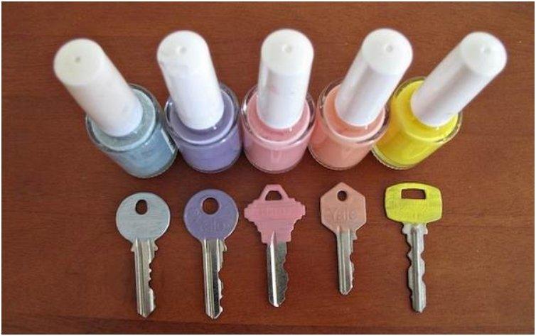 Paint your keys with nail polish to easily distinguish the sets