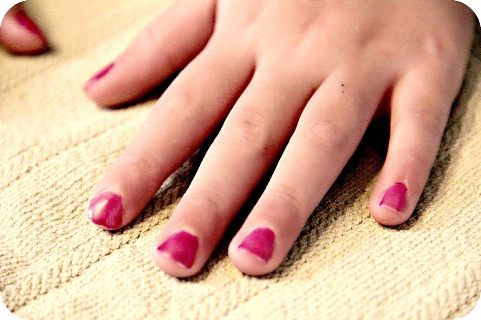 These 10 Awful Habits Are Destroying Your Nails