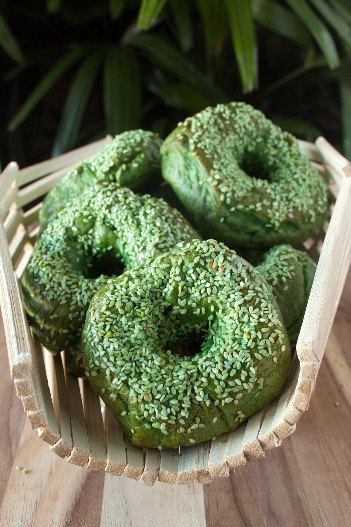Green Sesame See Bagels
