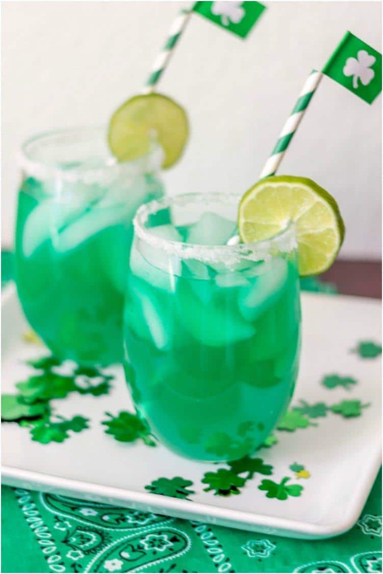 20 Refreshing Family Friendly Green Drinks And Shakes For St. Patrick's Day