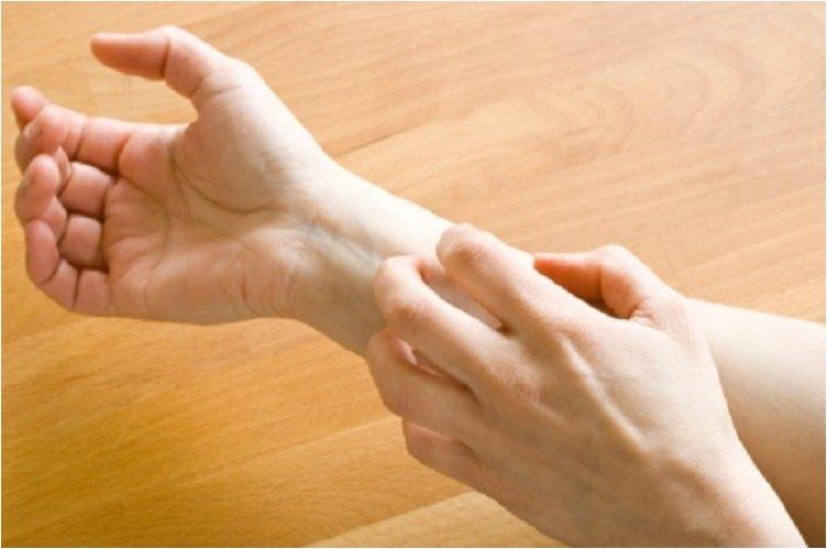 3-Egg-Shell-Uses-Skin-Irritation