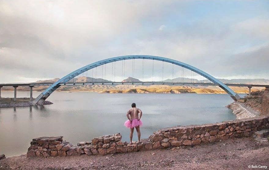 Man-Puts-On-A-Pink-Tutu-And-Travels-The-World-To-Bring-A-Smile-To-His-Wife-Fighting-Breast-Cancer-20