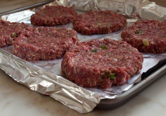 6 Expert Tricks to Grill a Juicy Burger Like a Master