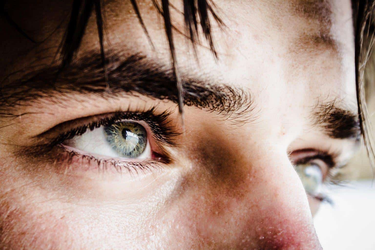 6 Methods to Get Pepper Spray Out of Your Eyes