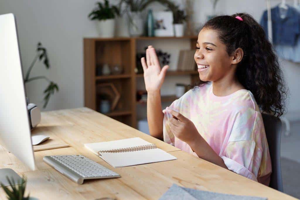 Extracurricular Lessons and Activities Your Kids Can Do Entirely Online