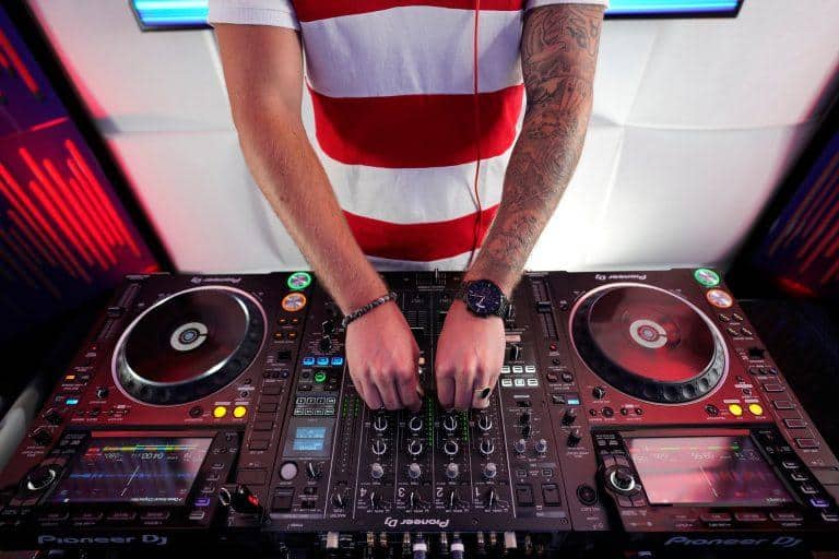 How to Find the Right DJ