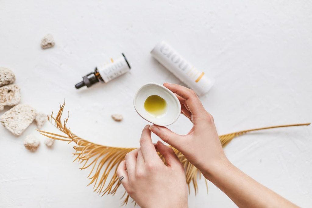 6 Health Benefits to Using CBD Topical Cream