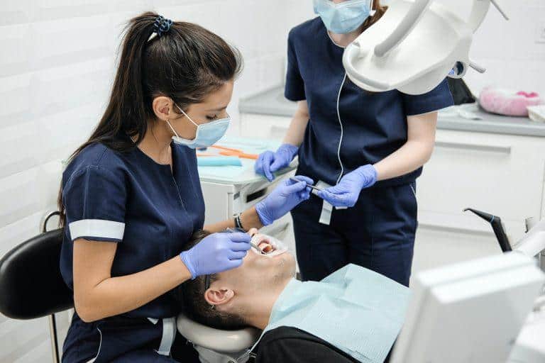 6 Warning Signs that You Need to See a Dentist Immediately