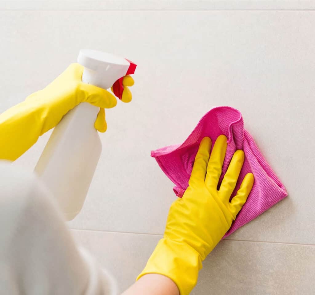 Best 10 Tips To Clean Your Bathroom Fast