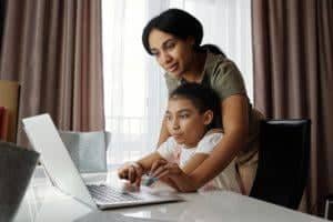 Tips For Parents To Support Their Child’s Online Education