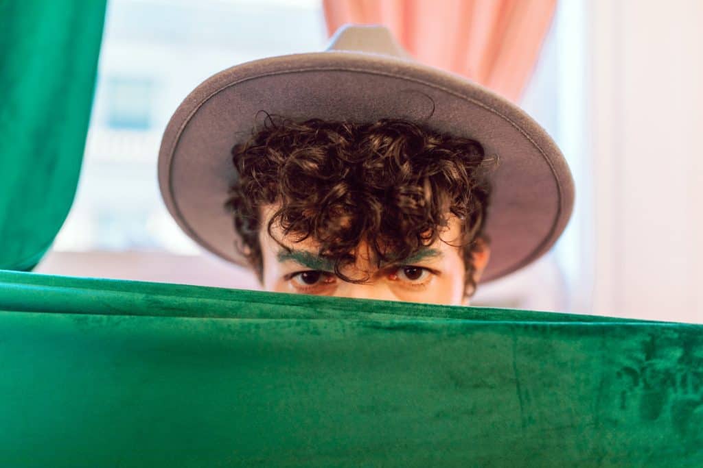 What to Do If One of Your New Neighbors is Weird