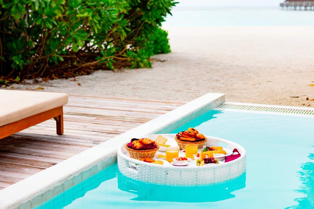 From Underwater Dining to Floating Restaurants: Unique Culinary Experiences in the Maldives – A Foodie’s Guide to the Tropics