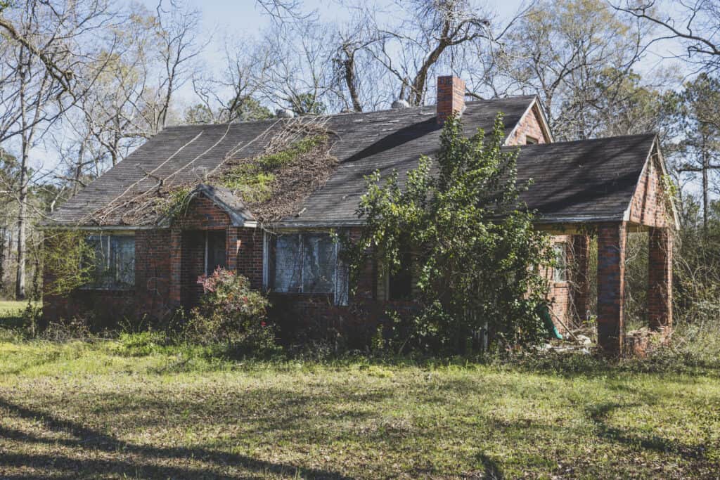 5 Fixer-Upper Issues That'll Leave You House Rich and Cash Poor